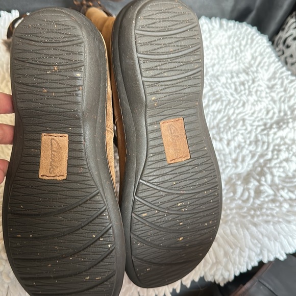 Clarks Suede Boots - Picture 3 of 3